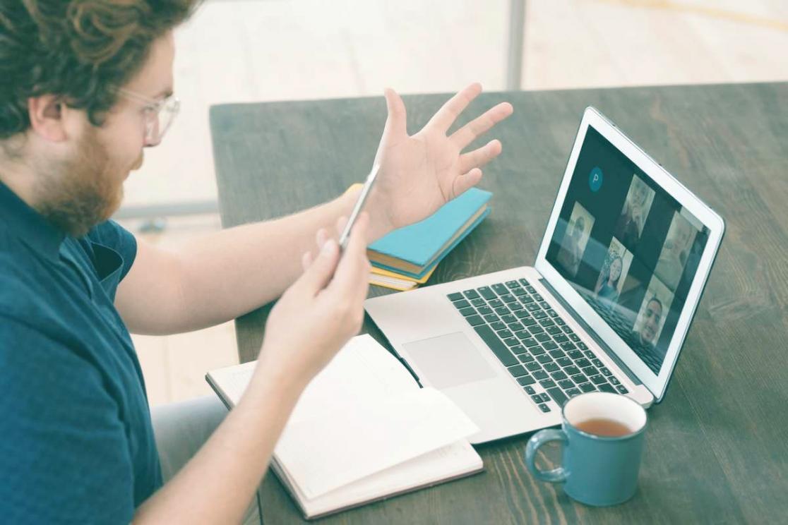 Zespół Ziewqnk w trakcie prowadzenia interaktywnego warsztatu online z praktycznymi zadaniami